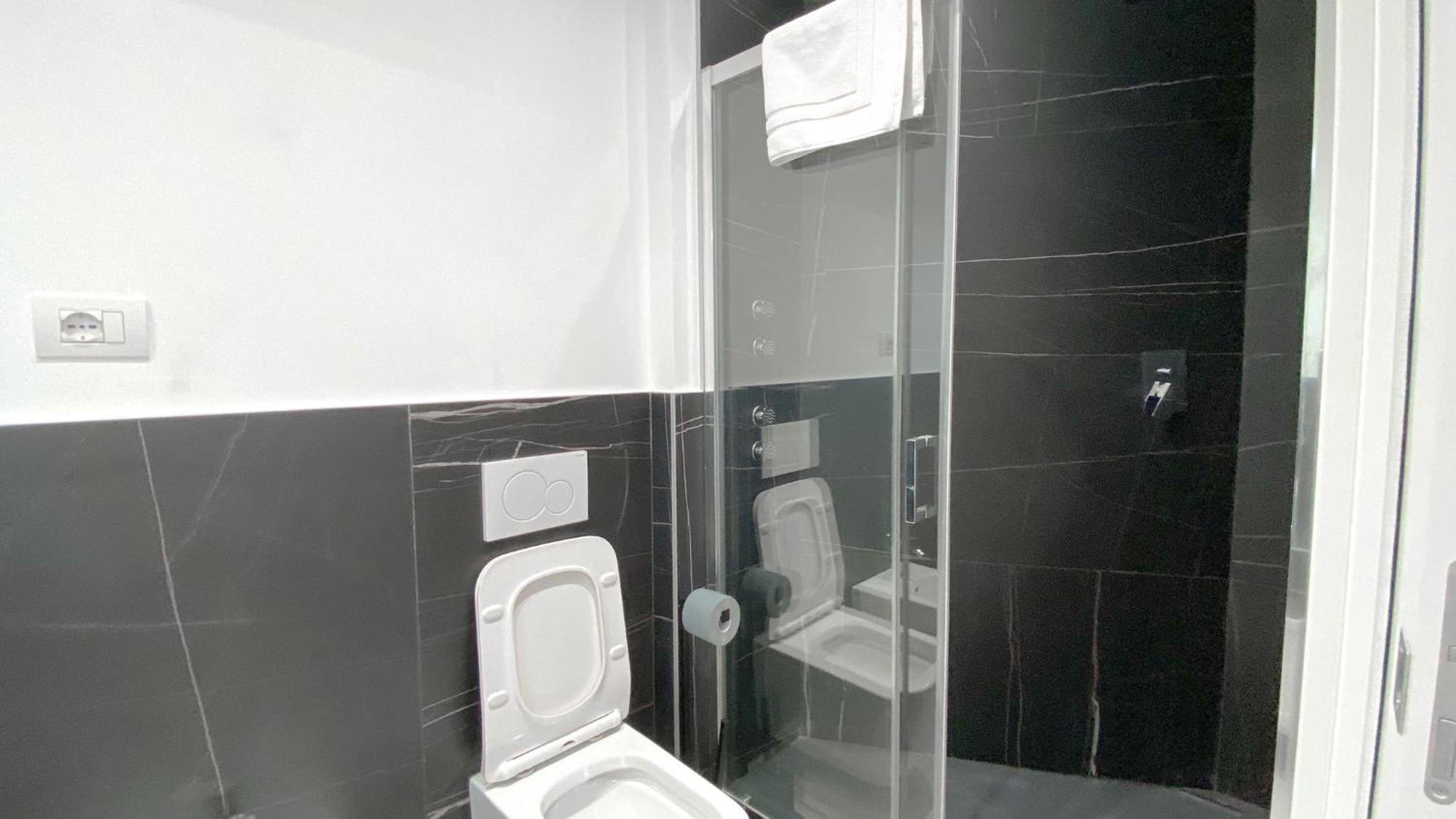 Cardano Suite - 5 Min From Central Station Milano Eksteriør billede